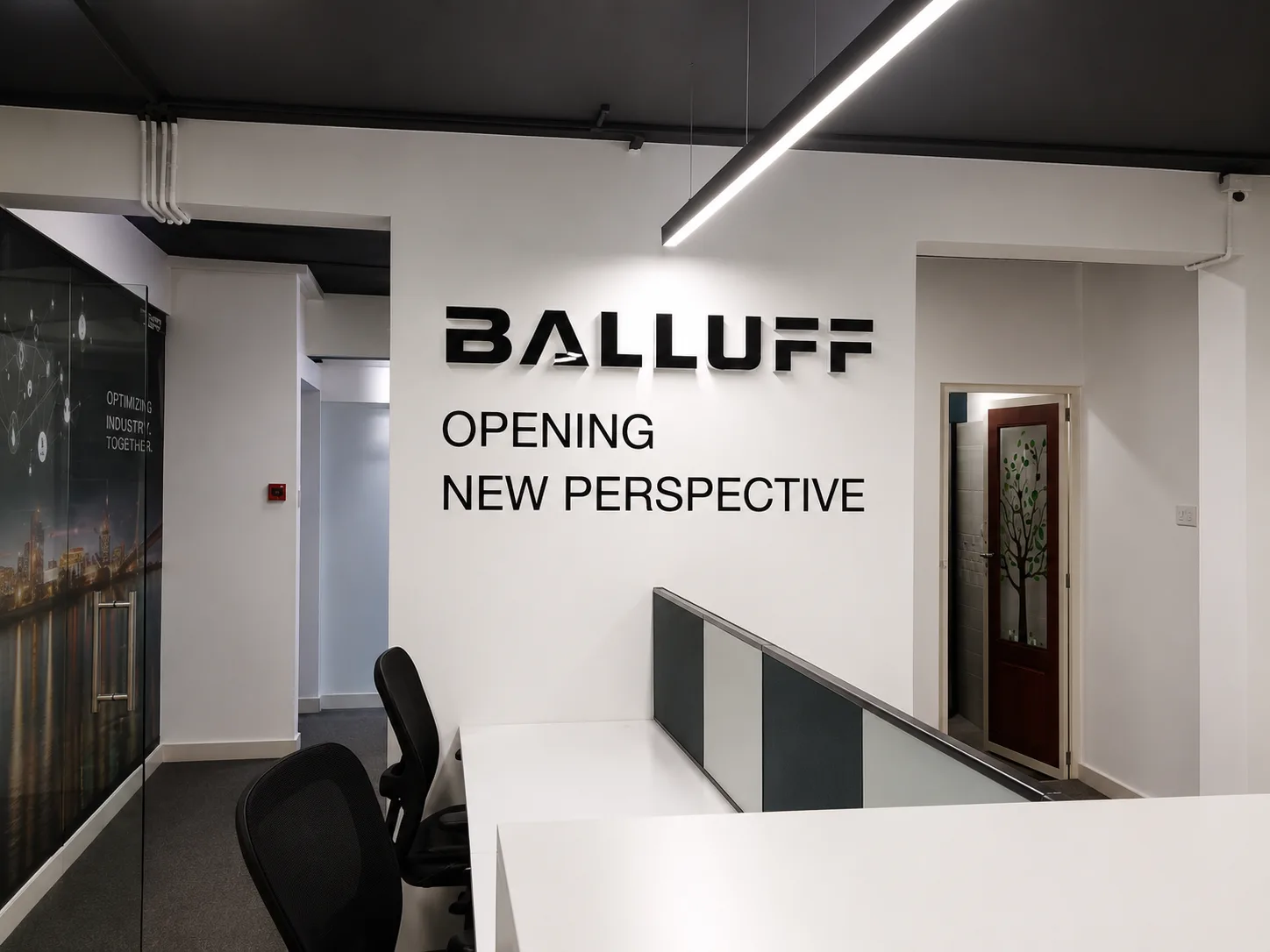Storefront & facade identity